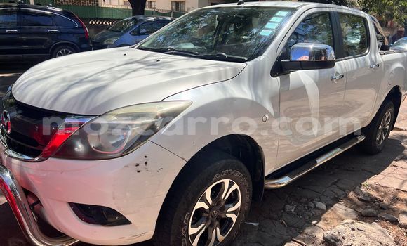 Comprar Usado Mazda BT-50 Branco Carro em Maputo em Maputo Comprar Usado Mazda BT-50 Branco Carro em Maputo em Maputo