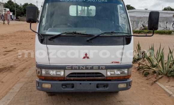 Comprar Usado Mitsubishi Canter Branco Caminhão em Maputo em Maputo