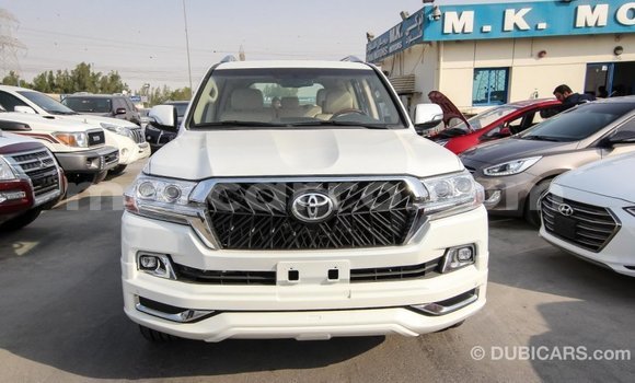 Comprar Importar Toyota Land Cruiser Branco Carro em Import - Dubai em Cabo Delgado Comprar Importar Toyota Land Cruiser Branco Carro em Import - Dubai em Cabo Delgado
