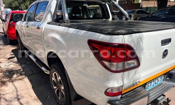 Comprar Usado Mazda BT-50 Branco Carro em Maputo em Maputo Comprar Usado Mazda BT-50 Branco Carro em Maputo em Maputo