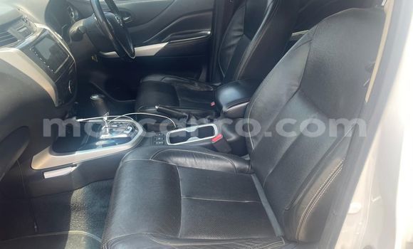 Comprar Novo Nissan Navara Branco Carro em Maputo em Maputo Comprar Novo Nissan Navara Branco Carro em Maputo em Maputo