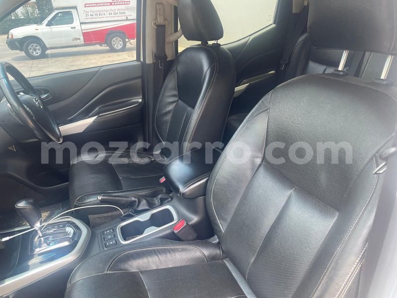 Big with watermark nissan navara maputo maputo 33012