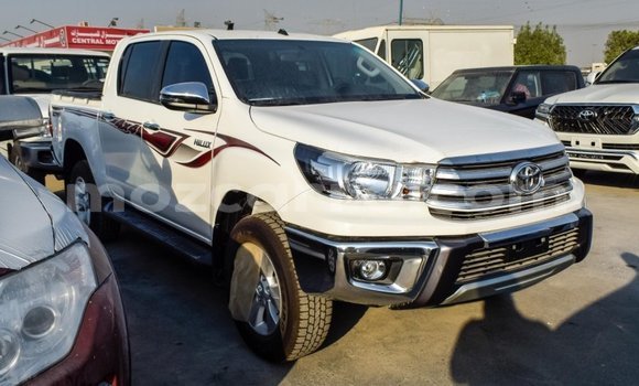 Comprar Importar Toyota Hilux Branco Carro em Import - Dubai em Cabo Delgado Comprar Importar Toyota Hilux Branco Carro em Import - Dubai em Cabo Delgado