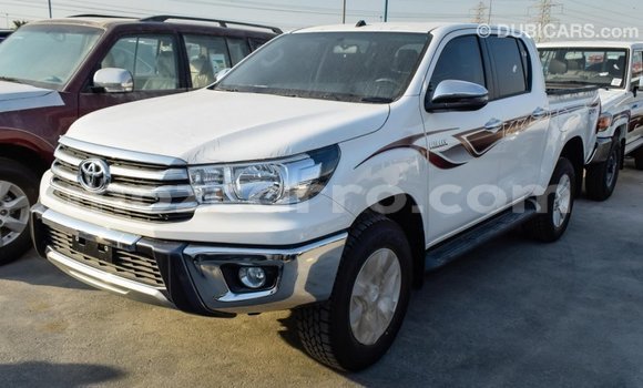 Comprar Importar Toyota Hilux Branco Carro em Import - Dubai em Cabo Delgado Comprar Importar Toyota Hilux Branco Carro em Import - Dubai em Cabo Delgado