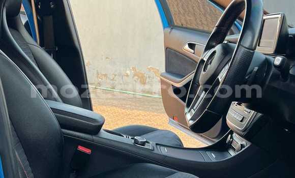 Comprar Novo Mercedes-Benz C-Classe Azul Carro em Maputo em Maputo Comprar Novo Mercedes-Benz C-Classe Azul Carro em Maputo em Maputo