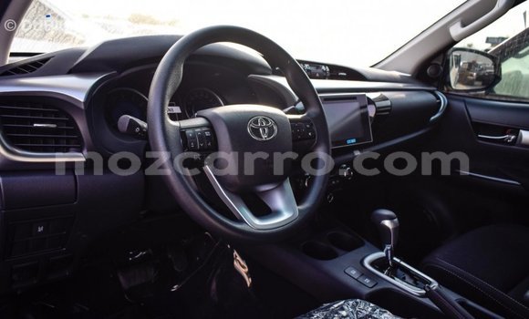 Comprar Importar Toyota Hilux Branco Carro em Import - Dubai em Cabo Delgado Comprar Importar Toyota Hilux Branco Carro em Import - Dubai em Cabo Delgado