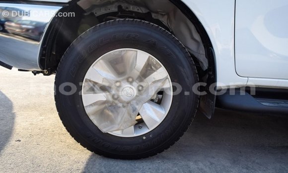 Comprar Importar Toyota Hilux Branco Carro em Import - Dubai em Cabo Delgado Comprar Importar Toyota Hilux Branco Carro em Import - Dubai em Cabo Delgado
