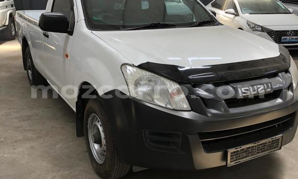 Comprar Usado Isuzu KB Branco Carro em Maputo em Maputo Comprar Usado Isuzu KB Branco Carro em Maputo em Maputo