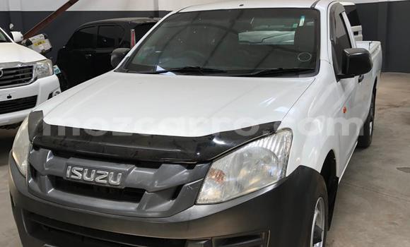 Comprar Usado Isuzu KB Branco Carro em Maputo em Maputo Comprar Usado Isuzu KB Branco Carro em Maputo em Maputo