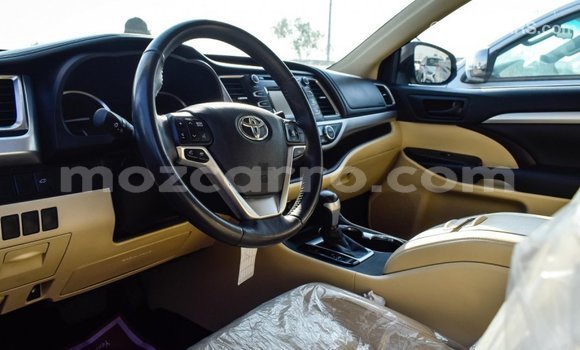 Nunua Imported Toyota Highlander Nyeusi Gari ndani ya Import - Dubai nchini Cabo Delgado Nunua Imported Toyota Highlander Nyeusi Gari ndani ya Import - Dubai nchini Cabo Delgado