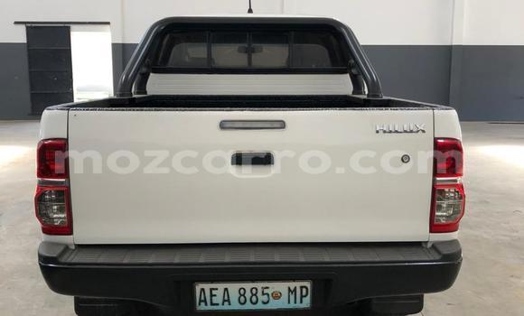 Nunua Ilio tumika Toyota Hilux Nyeupe Gari ndani ya Maputo nchini Maputo Nunua Ilio tumika Toyota Hilux Nyeupe Gari ndani ya Maputo nchini Maputo