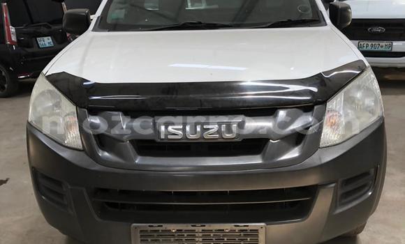 Comprar Usado Isuzu KB Branco Carro em Maputo em Maputo