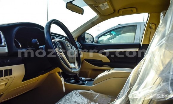 Nunua Imported Toyota Highlander Nyeusi Gari ndani ya Import - Dubai nchini Cabo Delgado Nunua Imported Toyota Highlander Nyeusi Gari ndani ya Import - Dubai nchini Cabo Delgado