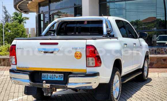 Comprar Usado Toyota Hilux Branco Carro em Maputo em Maputo Comprar Usado Toyota Hilux Branco Carro em Maputo em Maputo