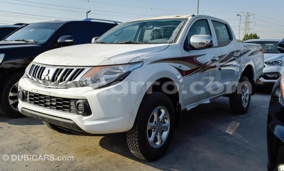 Comprar Importar Mitsubishi L200 Branco Carro em Import - Dubai em Cabo Delgado Comprar Importar Mitsubishi L200 Branco Carro em Import - Dubai em Cabo Delgado