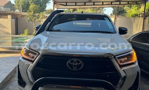 Nunua Ilio tumika Toyota Hilux Nyeupe Gari ndani ya Maputo nchini Maputo Nunua Ilio tumika Toyota Hilux Nyeupe Gari ndani ya Maputo nchini Maputo