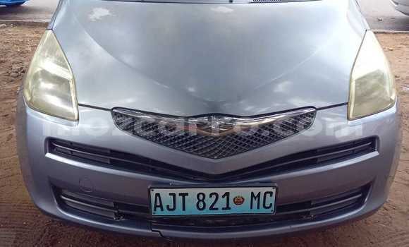 Comprar Usado Toyota Ractis Azul Carro em Maputo em Maputo