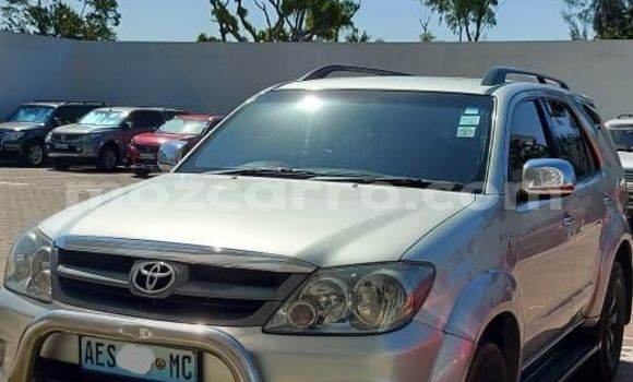 Tenga Tsaru Toyota Fortuner Zvimwe Mota in Maputo in Maputo