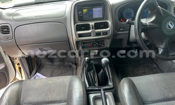 Comprar Usado Nissan Hardbody Branco Carro em Maputo em Maputo Comprar Usado Nissan Hardbody Branco Carro em Maputo em Maputo
