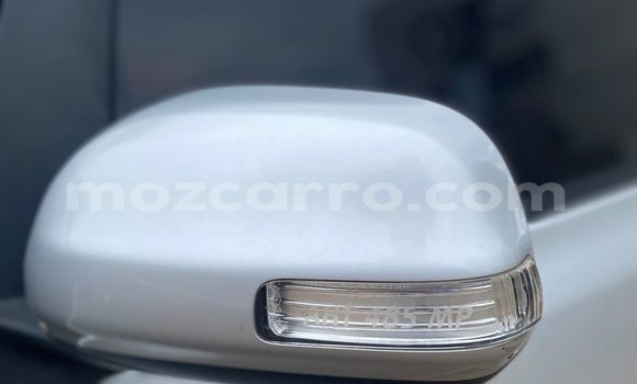 Comprar Usado Toyota Ractis Prata Carro em Maputo em Maputo Comprar Usado Toyota Ractis Prata Carro em Maputo em Maputo