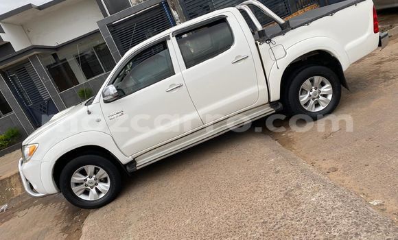 Buy Used Toyota Hilux White Car in Maputo in Maputo Buy Used Toyota Hilux White Car in Maputo in Maputo