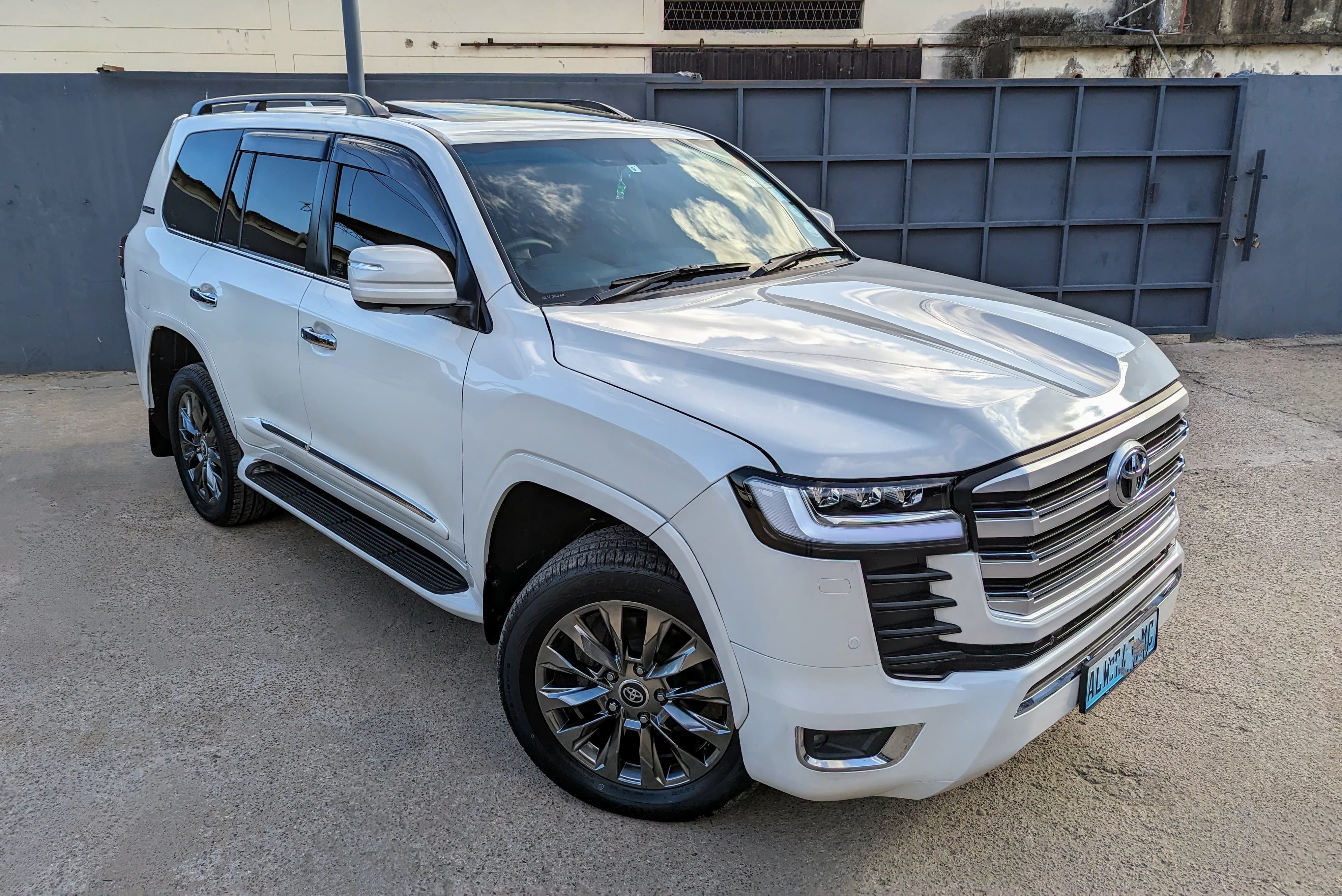 toyota-land-cruiser-maputo-