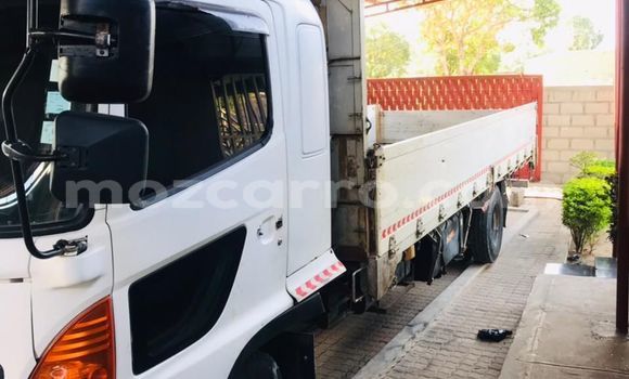 Comprar Usado Toyota 4Runner Branco Carro em Maputo em Maputo Comprar Usado Toyota 4Runner Branco Carro em Maputo em Maputo