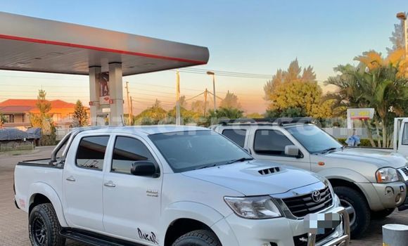 Buy Used Toyota Hilux White Car in Maputo in Maputo Buy Used Toyota Hilux White Car in Maputo in Maputo