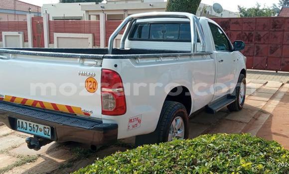 Buy Used Toyota Hilux White Car in Maputo in Maputo Buy Used Toyota Hilux White Car in Maputo in Maputo