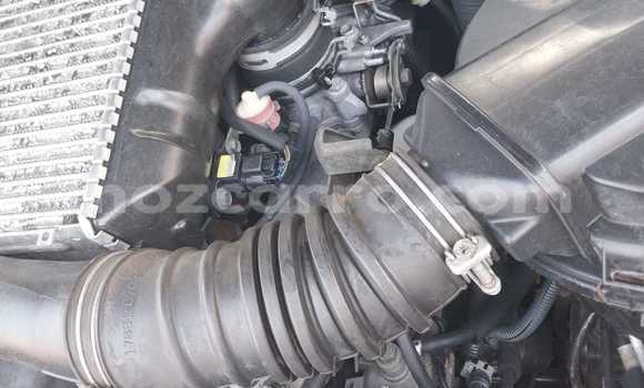 Nunua Ilio tumika Toyota Land Cruiser Prado Kijani Gari ndani ya Maputo nchini Maputo Nunua Ilio tumika Toyota Land Cruiser Prado Kijani Gari ndani ya Maputo nchini Maputo