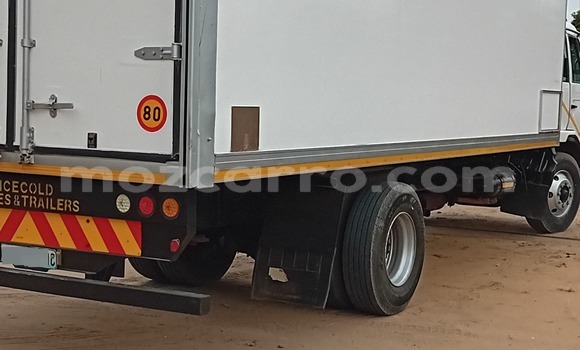 Comprar Usado Nissan UD Branco Caminhão em Maputo em Maputo Comprar Usado Nissan UD Branco Caminhão em Maputo em Maputo