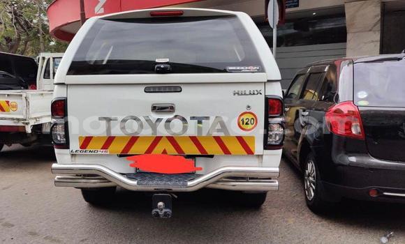 Comprar Usado Toyota Hilux Branco Carro em Maputo em Maputo Comprar Usado Toyota Hilux Branco Carro em Maputo em Maputo