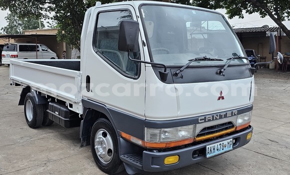 Comprar Usado Mitsubishi Carisma Branco Carro em Maputo em Maputo