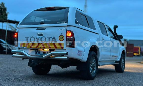 Buy Used Toyota Hilux White Car in Maputo in Maputo Buy Used Toyota Hilux White Car in Maputo in Maputo