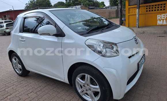 Nunua Mpya Toyota iQ Nyeupe Gari ndani ya Maputo nchini Maputo