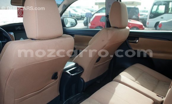 Nunua Imported Toyota Fortuner Nyeupe Gari ndani ya Import - Dubai nchini Cabo Delgado Nunua Imported Toyota Fortuner Nyeupe Gari ndani ya Import - Dubai nchini Cabo Delgado