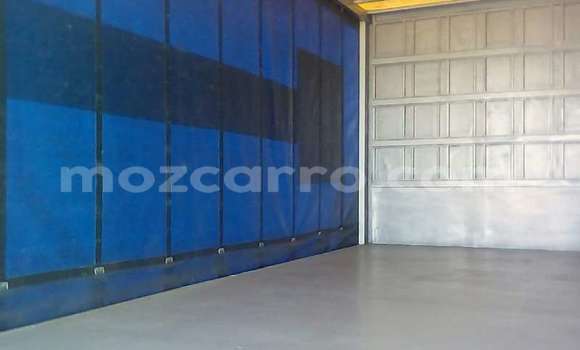 Comprar Usado Nissan UD Branco Caminhão em Maputo em Maputo Comprar Usado Nissan UD Branco Caminhão em Maputo em Maputo