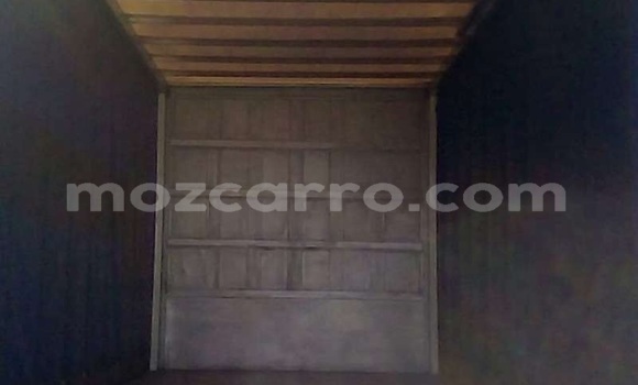 Comprar Usado Nissan UD Branco Caminhão em Maputo em Maputo Comprar Usado Nissan UD Branco Caminhão em Maputo em Maputo