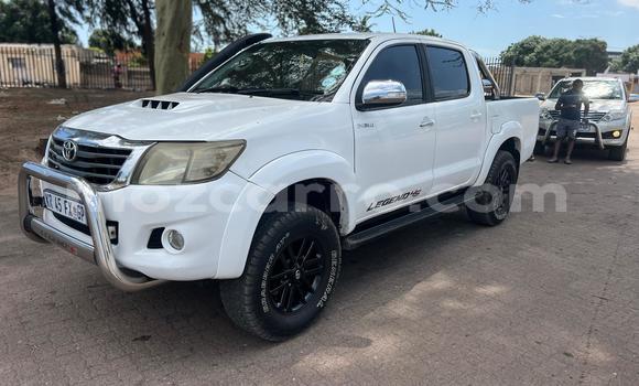 Nunua Ilio tumika Toyota Hilux Nyeupe Gari ndani ya Maputo nchini Maputo Nunua Ilio tumika Toyota Hilux Nyeupe Gari ndani ya Maputo nchini Maputo
