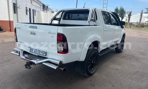 Nunua Ilio tumika Toyota Hilux Nyeupe Gari ndani ya Maputo nchini Maputo Nunua Ilio tumika Toyota Hilux Nyeupe Gari ndani ya Maputo nchini Maputo