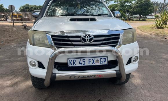 Nunua Ilio tumika Toyota Hilux Nyeupe Gari ndani ya Maputo nchini Maputo Nunua Ilio tumika Toyota Hilux Nyeupe Gari ndani ya Maputo nchini Maputo