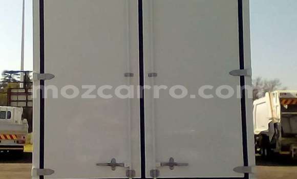 Comprar Usado Nissan UD Branco Caminhão em Maputo em Maputo Comprar Usado Nissan UD Branco Caminhão em Maputo em Maputo