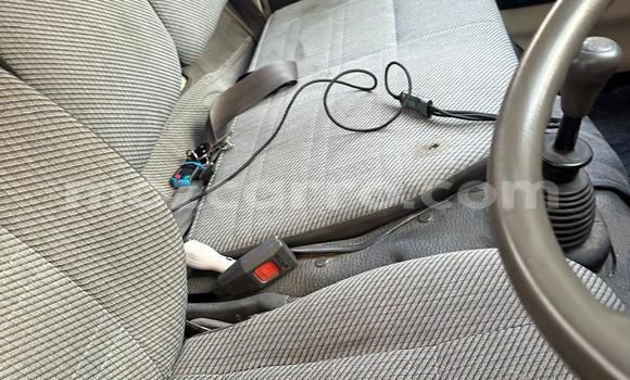 Nunua Ilio tumika Toyota Hiace Nyeupe Gari ndani ya Maputo nchini Maputo Nunua Ilio tumika Toyota Hiace Nyeupe Gari ndani ya Maputo nchini Maputo