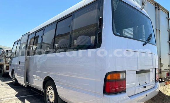 Comprar Novo Toyota Coaster Branco Carro em Maputo em Maputo Comprar Novo Toyota Coaster Branco Carro em Maputo em Maputo