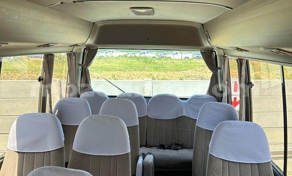 Comprar Novo Toyota Coaster Branco Carro em Maputo em Maputo Comprar Novo Toyota Coaster Branco Carro em Maputo em Maputo