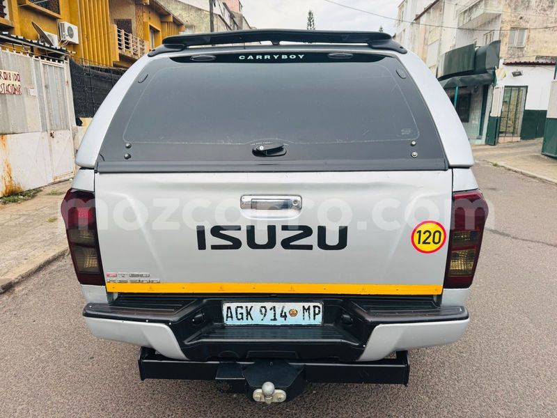 Big with watermark isuzu d max maputo maputo 33223