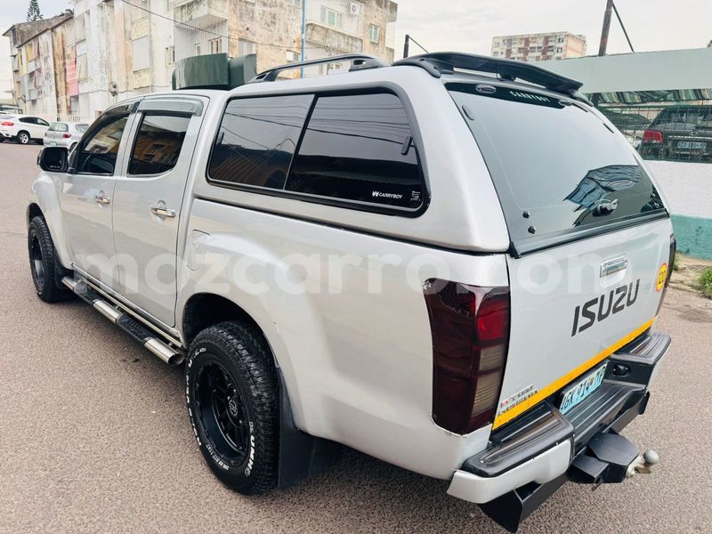 Big with watermark isuzu d max maputo maputo 33223