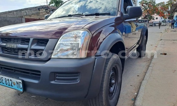 Nunua Ilio tumika Isuzu KB Nyekundu Gari ndani ya Maputo nchini Maputo Nunua Ilio tumika Isuzu KB Nyekundu Gari ndani ya Maputo nchini Maputo