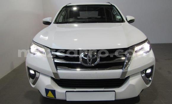Comprar Usado Toyota Fortuner Branco Carro em Gilé em Zambezia Comprar Usado Toyota Fortuner Branco Carro em Gilé em Zambezia