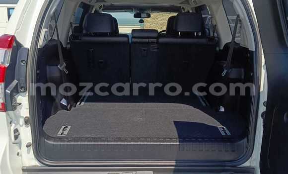 Nunua Ilio tumika Toyota Land Cruiser Prado Nyeupe Gari ndani ya Maputo nchini Maputo Nunua Ilio tumika Toyota Land Cruiser Prado Nyeupe Gari ndani ya Maputo nchini Maputo